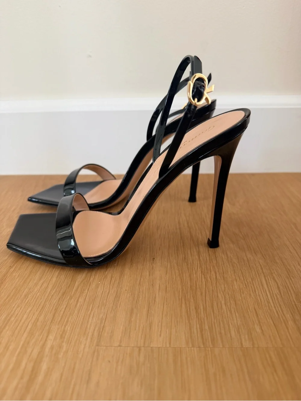 NIB ✨ Gianvito Rossi Ribbon Stiletto Black Heels Size 8.5 $895